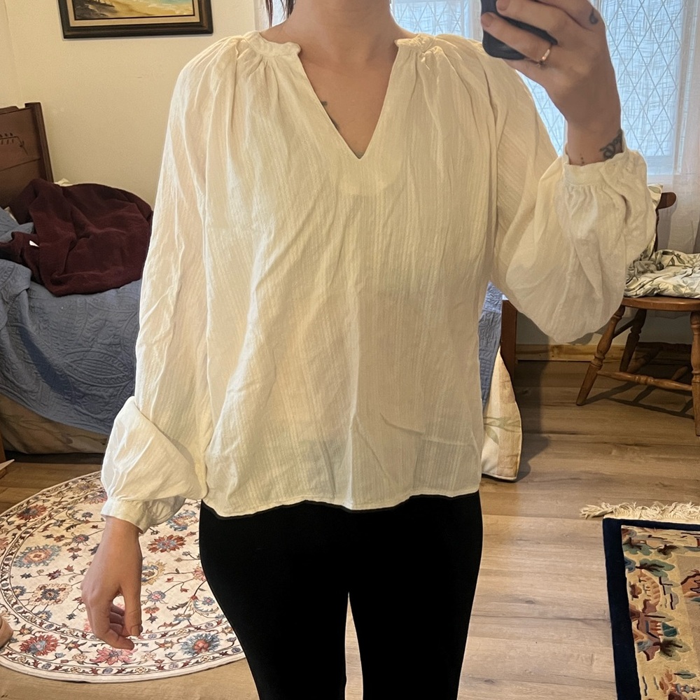 White Vneck top